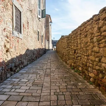 Apartment Medieval Monte San Savino